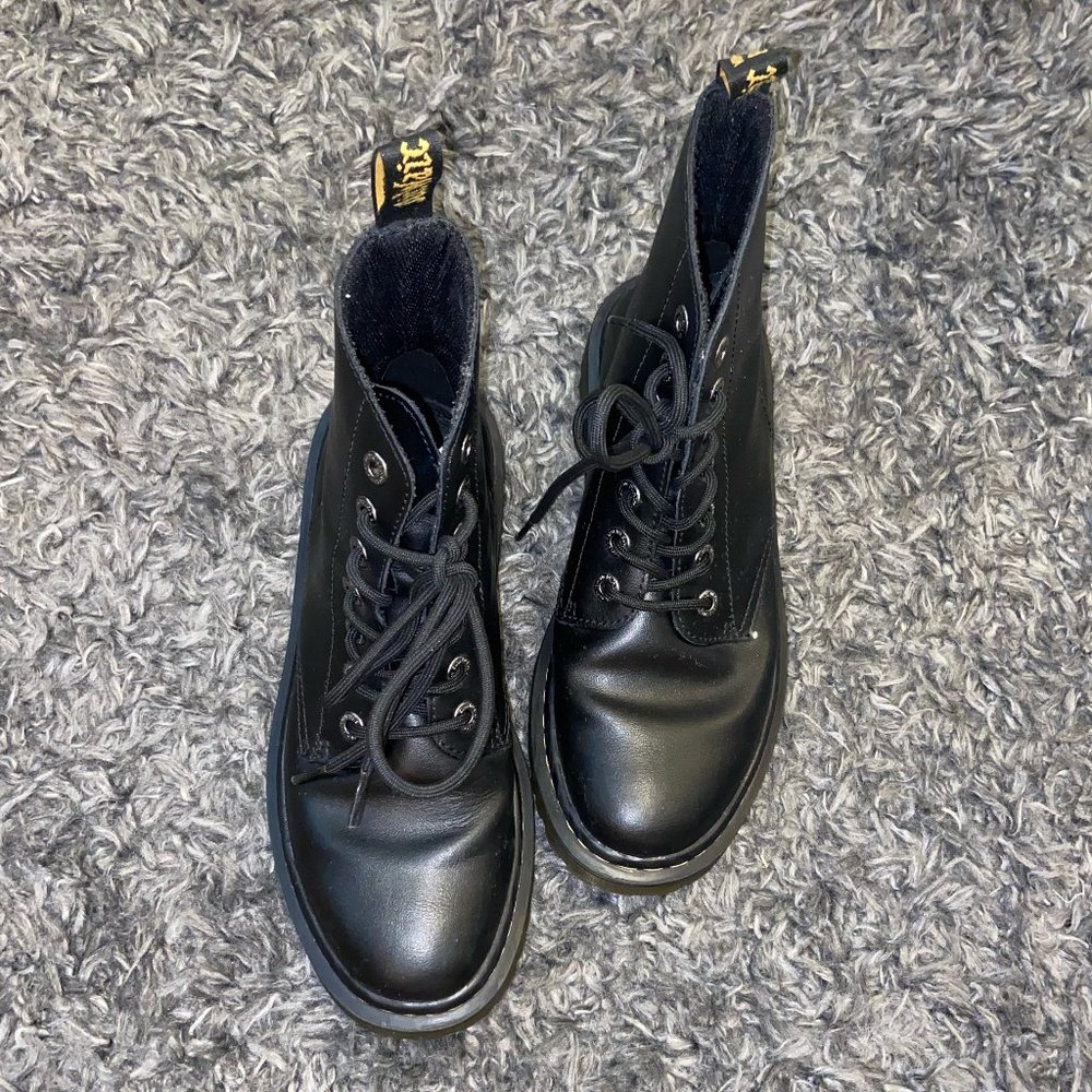 BRAND NEW DR. MARTINS